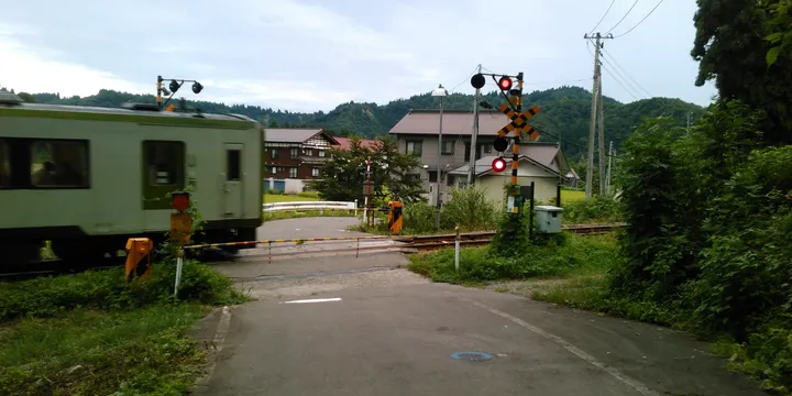 撮り鉄 中高生7人 電車止め「何分遅らせたか競った」書類送致 JR蘇我駅や東京駅で非常用ドアコック操作